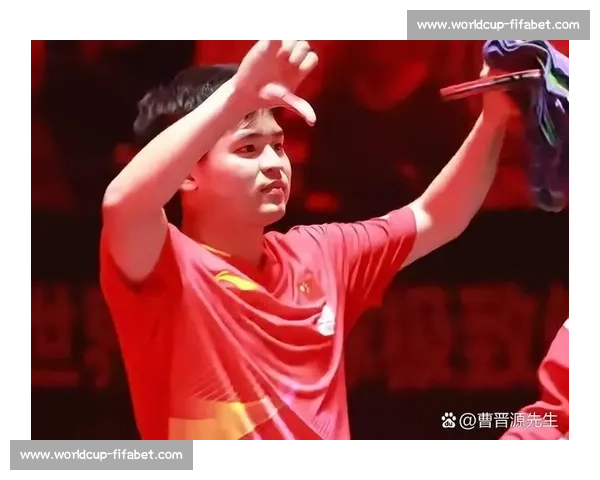 太燃了!观众席尖叫声震破屋顶,为国乒加油! 太燃了!观众席尖叫声震破屋顶,为国乒加油!